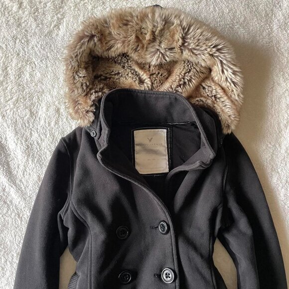 2000s Black American Eagle Faux Fur Hood - Picture 2 of 7